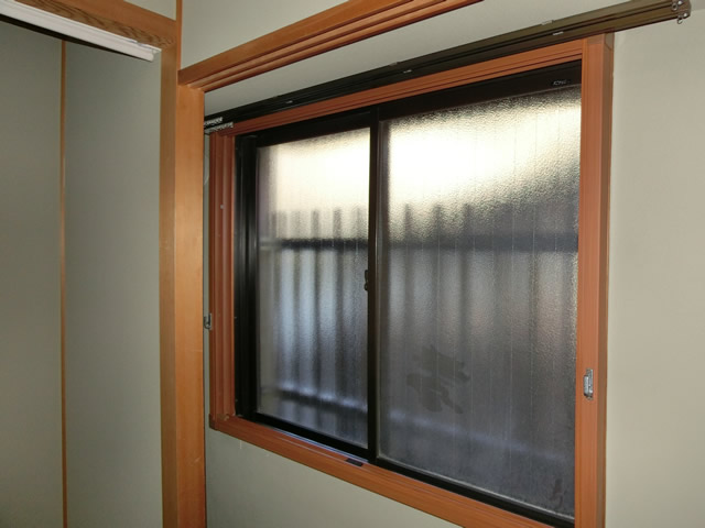 内窓インプラス工事　冬の寒さ対策、結露対策　施工中　名古屋市瑞穂区